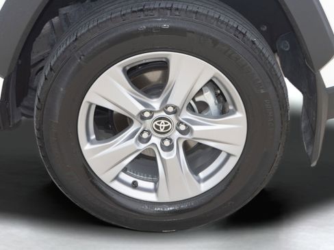 Used 2024 Toyota RAV4 XLE image 37