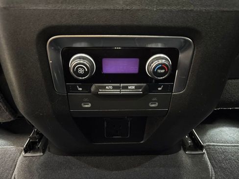 Used 2021 Chevrolet Suburban High Country AWD/4WD image 32