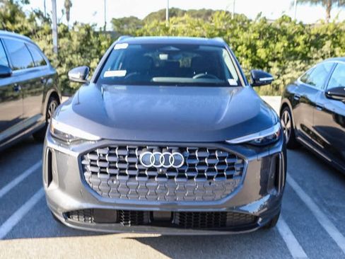 Certified 2025 Audi Q5 Premium Plus w/ Premium Plus image 2