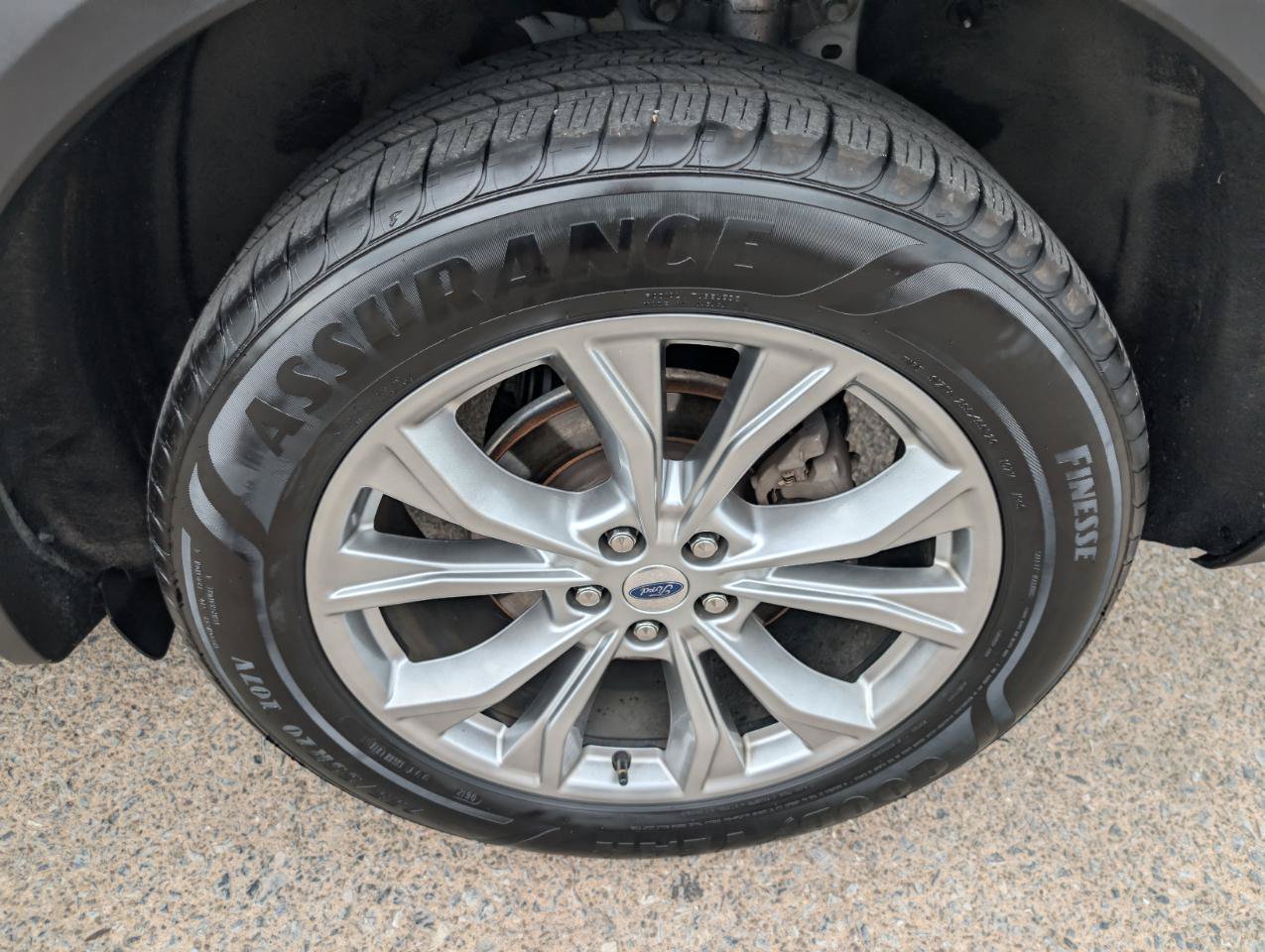 Used 2021 Ford Explorer XLT w/ Equipment Group 202A AWD/4WD image 11