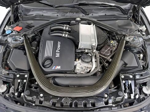 Used 2018 BMW M4 Convertible RWD image 37