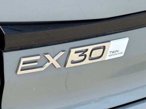 New 2026 Volvo EX30 Plus w/ Protection Package Premier AWD/4WD image 8
