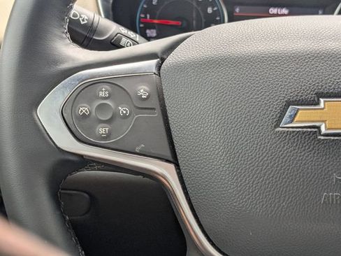 Used 2023 Chevrolet Traverse LT FWD image 28