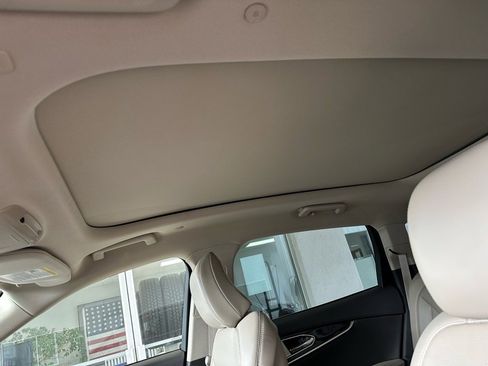 Used 2022 Lincoln Nautilus Reserve w/ Equipment Group 202A image 24