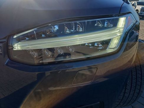 Used 2023 Volvo XC90 B5 Core w/ Protection Package Premier image 30