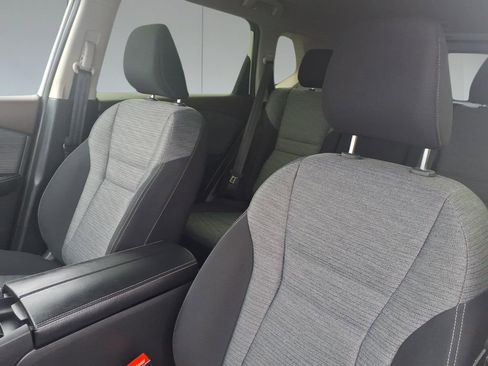 Used 2023 Nissan Rogue SV image 14