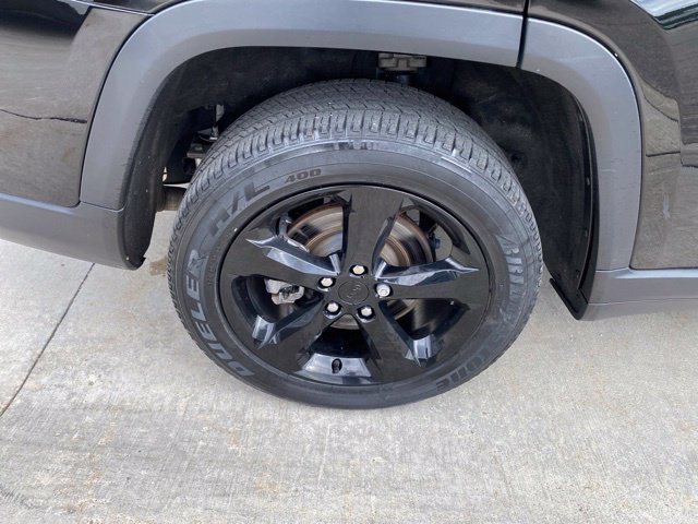 Used 2023 Jeep Grand Cherokee L Altitude AWD/4WD image 15