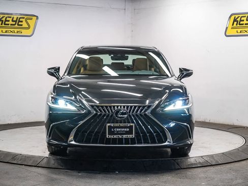 Certified 2025 Lexus ES 300h w/ Premium Package image 6