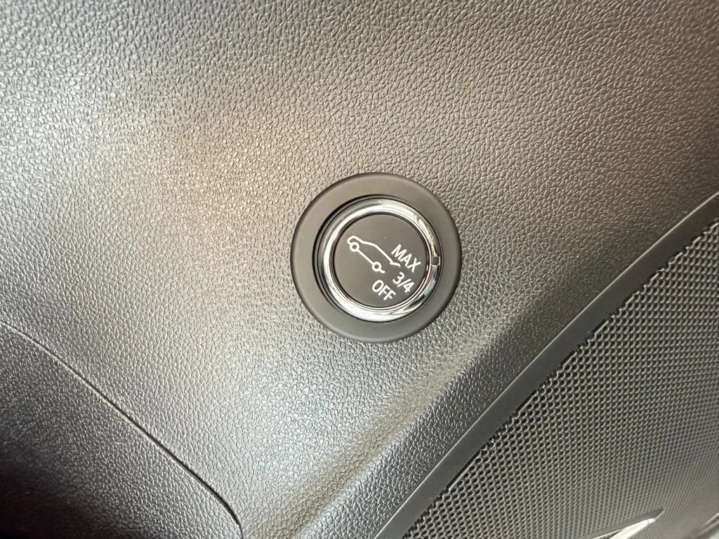 Used 2025 Buick Envision Avenir AWD/4WD image 33