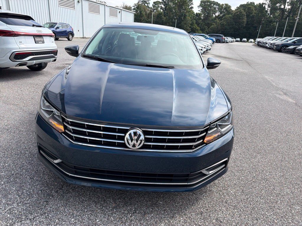 Used 2018 Volkswagen Passat 2.0T SE FWD image 5