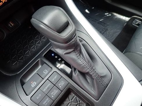 Certified 2025 Toyota RAV4 XLE AWD/4WD image 24