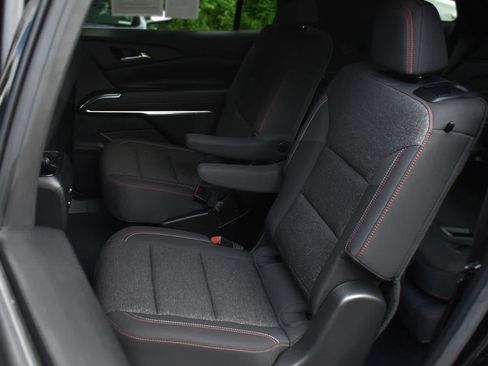 Used 2024 Chevrolet Traverse Z71 w/ LPO, Floor Liner Package AWD/4WD image 11