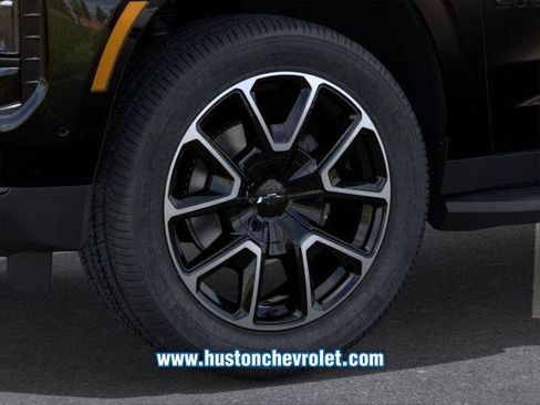 New 2026 Chevrolet Suburban RST w/ Comfort Package AWD/4WD image 9