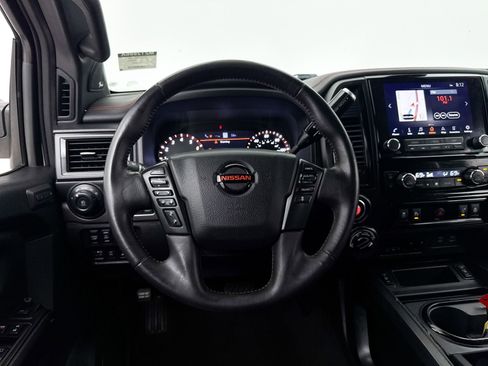 Used 2020 Nissan Titan PRO-4X w/ Pro-4x Convenience Package image 3