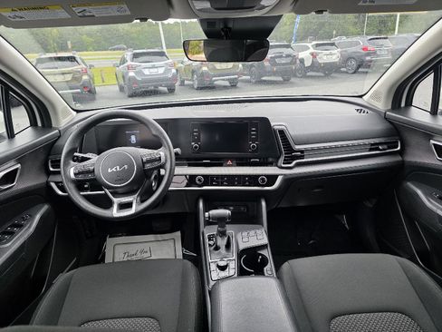 Used 2023 Kia Sportage LX image 13