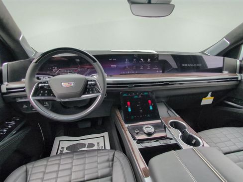 New 2026 Cadillac Escalade Platinum Luxury image 13