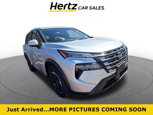Used 2025 Nissan Rogue SV image 1