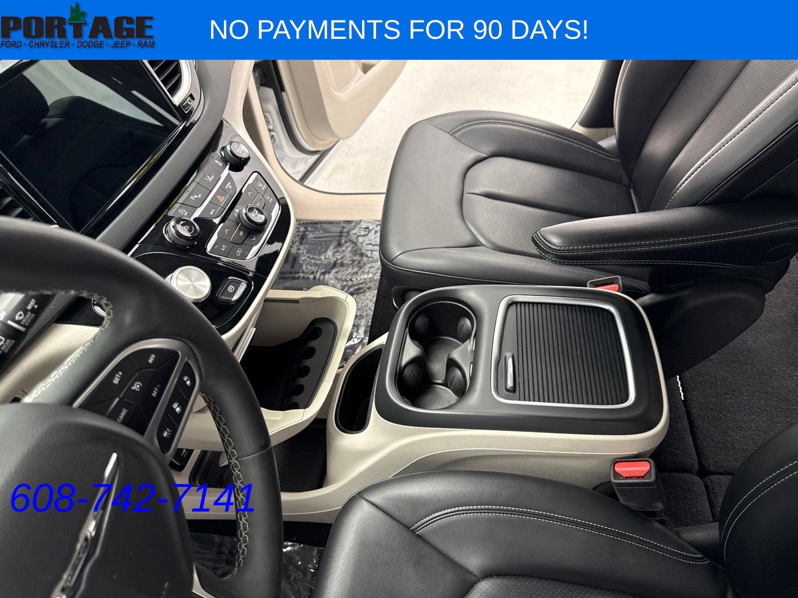 Used 2024 Chrysler Pacifica Touring-L FWD image 18