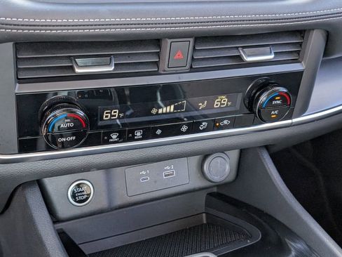 Certified 2023 Nissan Rogue SV image 22