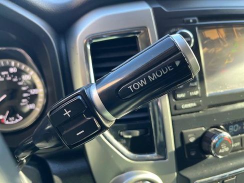 Used 2017 Nissan Titan SL AWD/4WD image 21