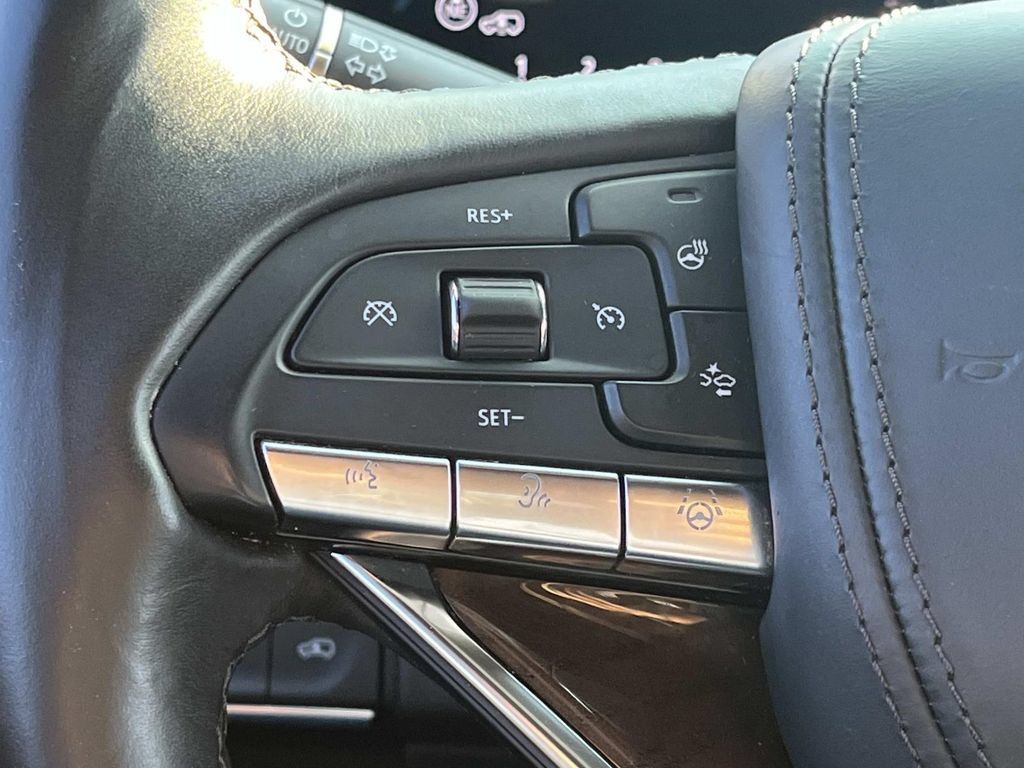 Used 2024 Cadillac Escalade Sport Platinum w/ Heavy-Duty Trailer Package AWD/4WD image 43