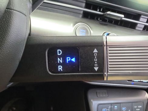 Certified 2025 Hyundai Kona SEL FWD image 19