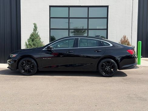 Used 2018 Chevrolet Malibu LT FWD image 2