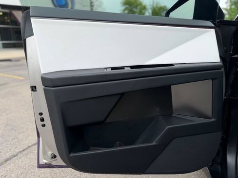 Used 2024 Tesla Cybertruck Cyberbeast AWD/4WD image 18