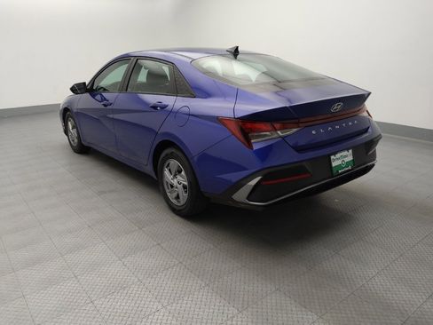 Used 2024 Hyundai Elantra SE FWD image 5