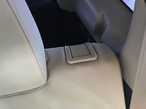 Used 2021 Honda CR-V LX image 16