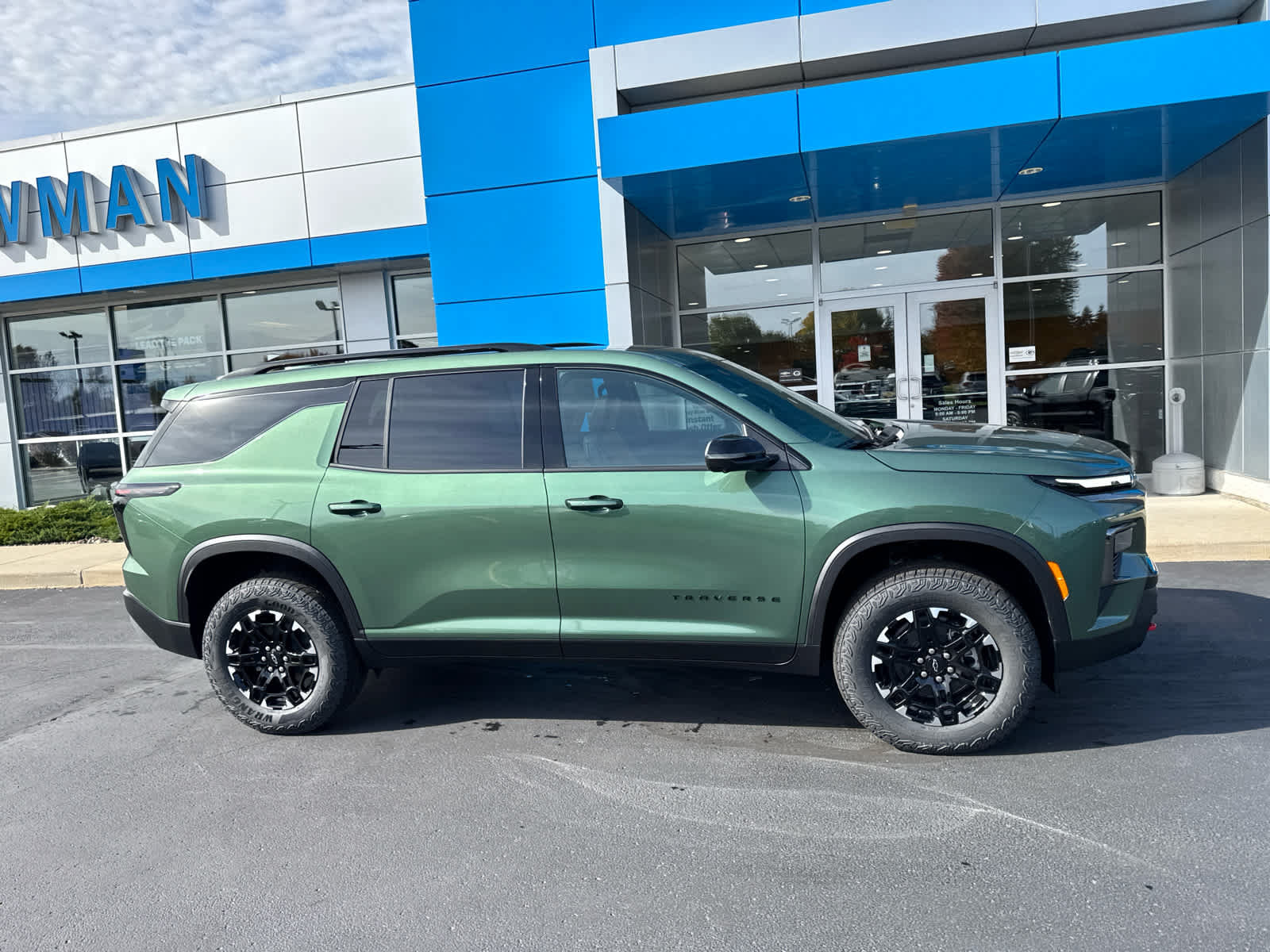 New 2027 Chevrolet Traverse RS AWD/4WD image 2