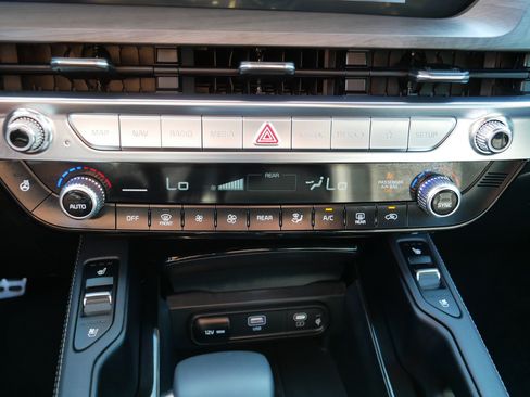 Certified 2024 Kia Telluride SX Prestige X-Line AWD/4WD image 23