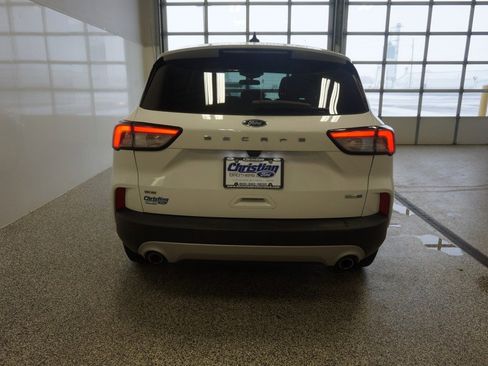 Used 2020 Ford Escape SE image 4