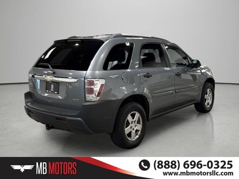 Used 2005 Chevrolet Equinox LS w/ Preferred Equipment Group AWD/4WD image 4