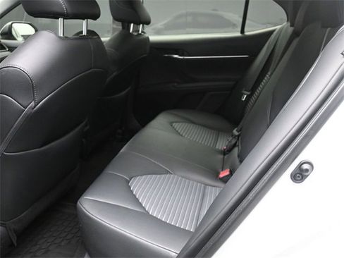 Used 2024 Toyota Camry SE image 21