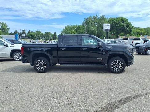 Used 2025 GMC Sierra 1500 AT4 w/ AT4 Premium Package AWD/4WD image 2