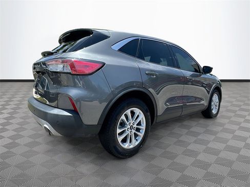 Used 2021 Ford Escape SE image 6