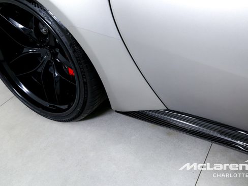 Used 2016 Ferrari F12 Berlinetta RWD image 33