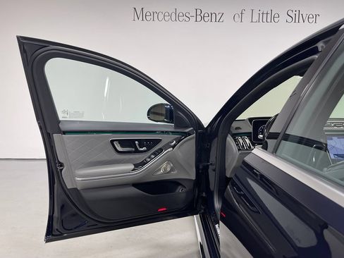 Used 2026 Mercedes-Benz S 580 4MATIC Sedan w/ AMG Line Package image 17