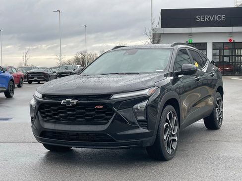 Used 2025 Chevrolet Trax RS w/ Driver Confidence Package image 3