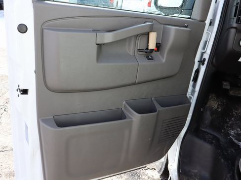 New 2026 Chevrolet Express 3500 w/ Power Convenience Package image 5