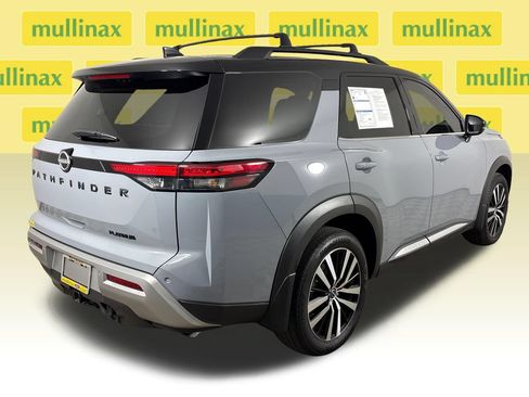 Used 2025 Nissan Pathfinder Platinum w/ Black Appearance Package FWD image 6
