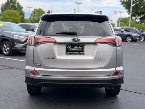 Used 2016 Toyota RAV4 LE AWD/4WD image 13