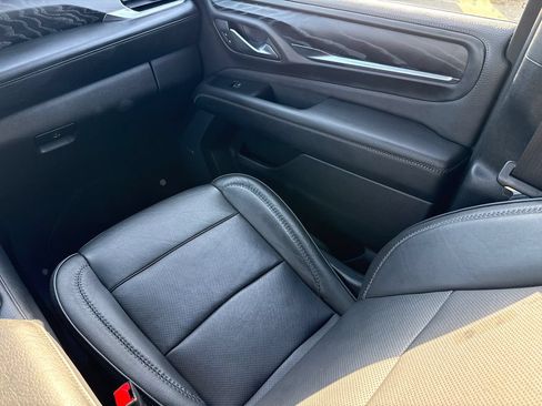 Used 2023 GMC Yukon Denali AWD/4WD image 16