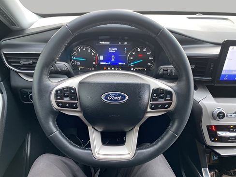 Used 2023 Ford Explorer XLT w/ Equipment Group 202A image 40