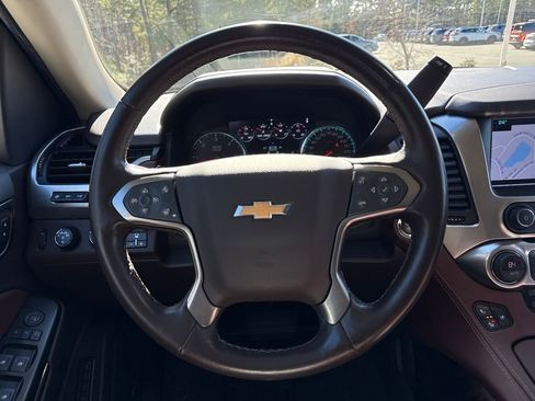 Used 2020 Chevrolet Suburban Premier image 18