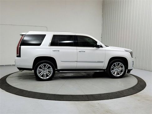 Used 2020 Cadillac Escalade Luxury image 8