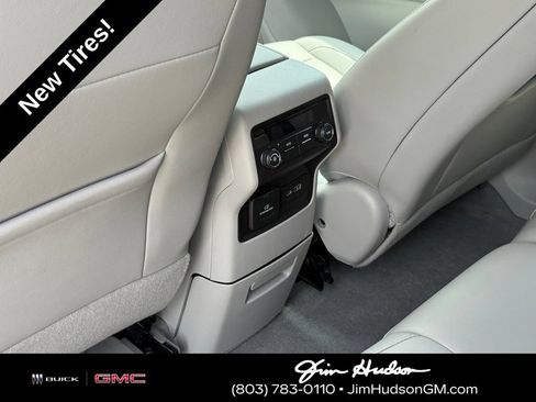 Used 2023 GMC Acadia SLT FWD image 26