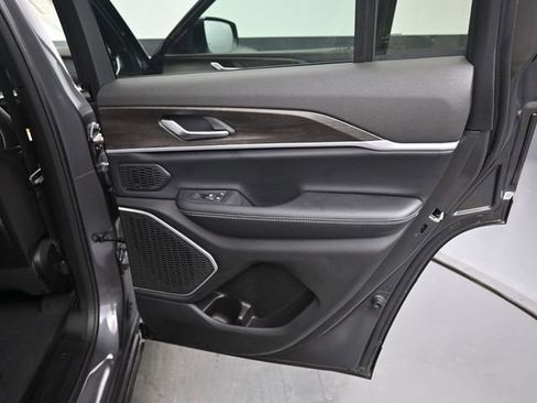 New 2026 Jeep Grand Cherokee Limited image 16