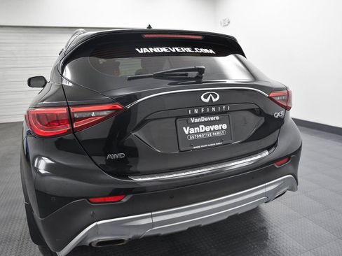 Used 2019 INFINITI QX30 Premium w/ Navigation Package image 6